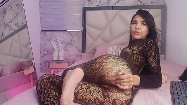 lili jhonson online show from February 4, 2026, 11:49 am