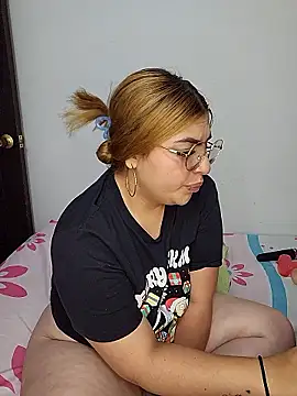 Snapshot of mila_curvy chatting on December 18, 2025, 9:37 am mila curvy online show from December 18, 2025, 9:37 am