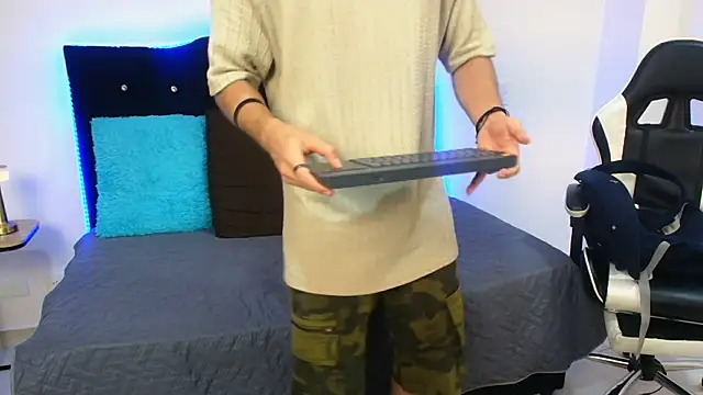 eren jeager online show from January 15, 2026, 2:05 am