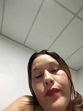 Paola-Lond online show from December 3, 2025, 2:08 am