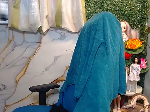 imadriana12 online show from December 5, 2025, 3:09 pm