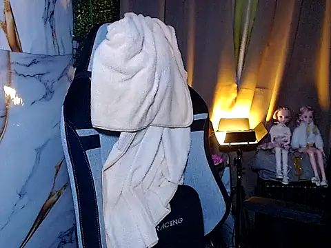 imadriana12 online show from March 8, 2026, 3:21 am