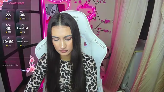 AdeleLuu online show from November 24, 2025, 1:27 am