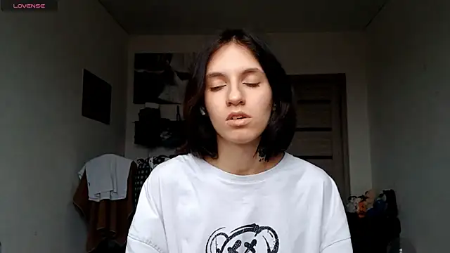 KennaElse online show from December 4, 2025, 8:12 am