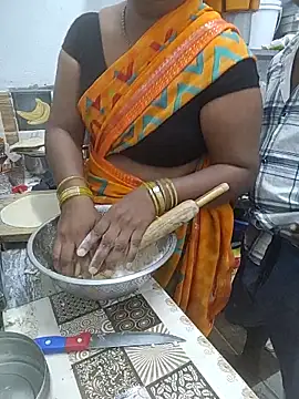 Desicouple1706 online show from December 21, 2025, 2:24 pm