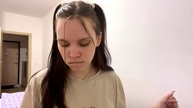 ColettaPeitz online show from November 29, 2025, 1:36 pm