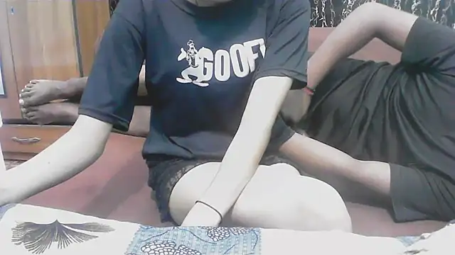 hello baby01 online show from April 20, 2026, 6:31 pm