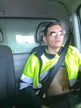 montewi online show from November 25, 2025, 8:03 am