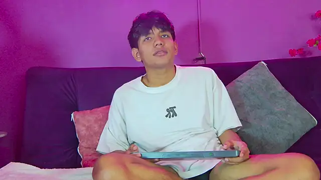 Liam Sinclair online show from March 9, 2026, 8:02 pm