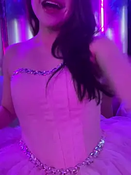 Queen-of-Love online show from February 10, 2026, 3:05 pm