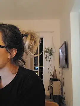 KnotBabe online show from November 26, 2025, 4:35 am