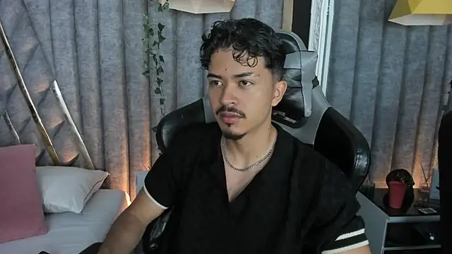 NicolaiKarav online show from April 21, 2026, 12:22 pm