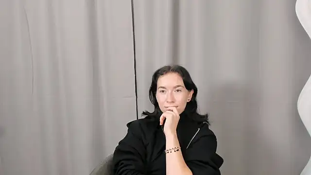 TheoHamborsky online show from November 23, 2025, 3:34 pm