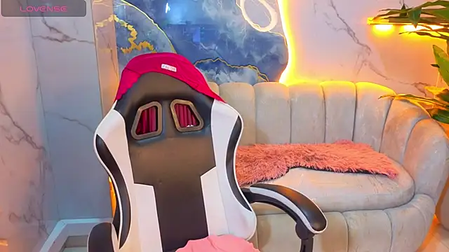 Anny Star Tx online show from April 18, 2026, 8:20 pm