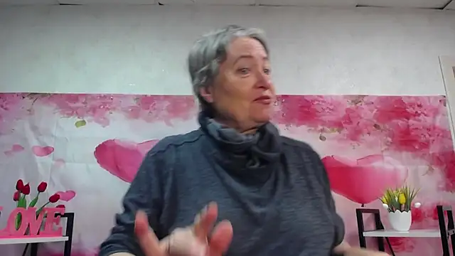 OlgaLuck online show from April 22, 2026, 5:10 am