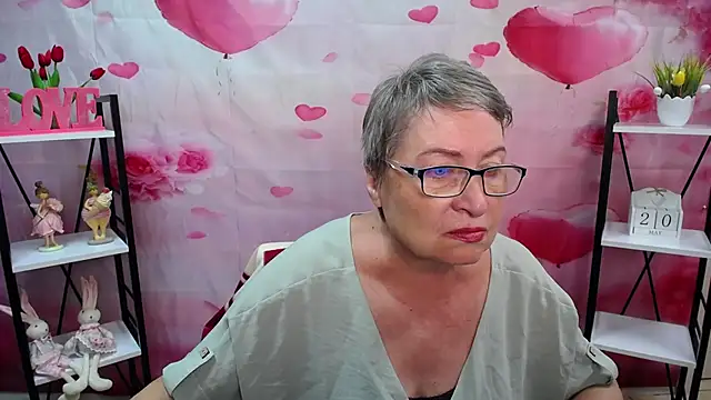 Snapshot of OlgaLuck chatting on May 20, 2026, 5:13 am OlgaLuck online show from May 20, 2026, 5:13 am