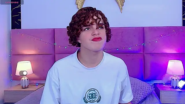 Skyee angel online show from February 5, 2026, 7:51 pm