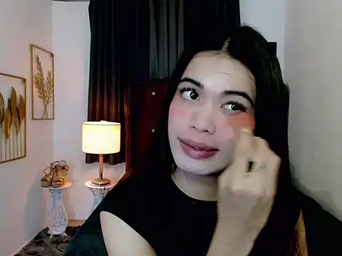 hollyyumiloove online show from February 23, 2026, 10:12 am