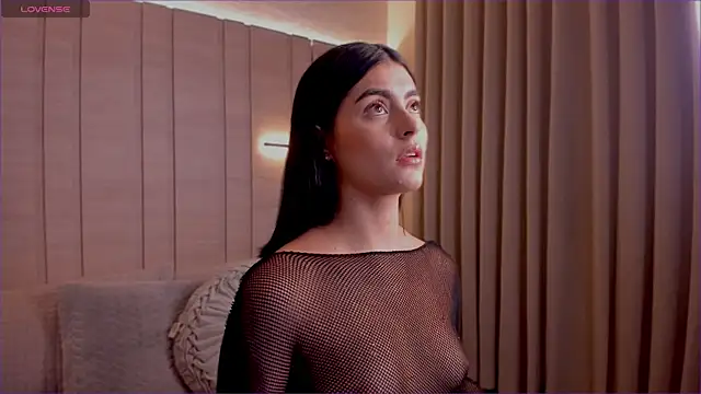 SarhaVega online show from November 24, 2025, 4:34 am