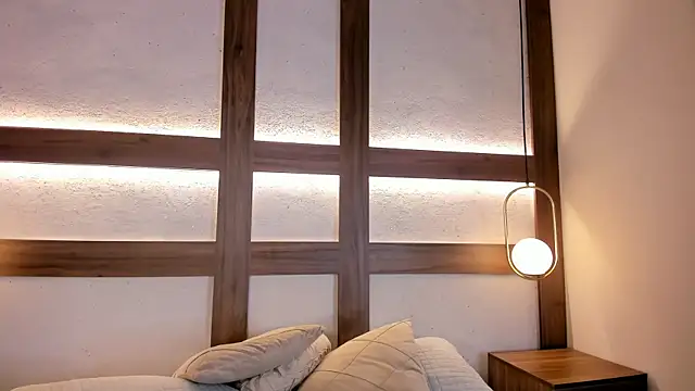 SarhaVega online show from April 18, 2026, 7:07 pm