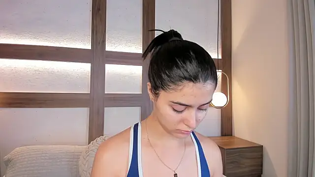 SarhaVega online show from April 20, 2026, 1:47 pm