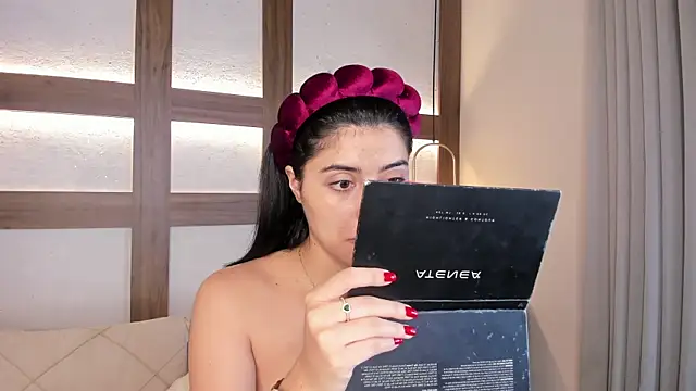 SarhaVega online show from April 21, 2026, 1:17 pm