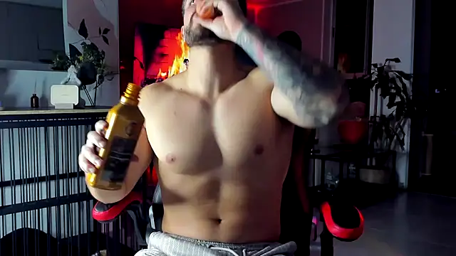 Valenthino Salvatore online show from June 7, 2026, 12:04 am
