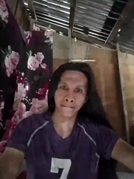 lovelycarla32 online show from December 15, 2025, 3:00 am