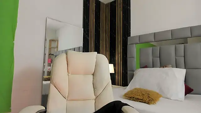 Snapshot of amaia_santini chatting on June 22, 2026, 7:00 pm amaia santini online show from June 22, 2026, 7:00 pm