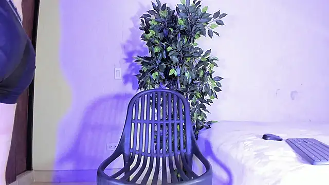 Ryan Wade  online show from November 24, 2025, 12:05 pm