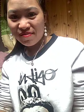 hotel222 online show from December 5, 2025, 1:47 am