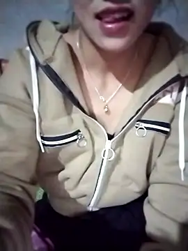 cobehihi online show from November 26, 2025, 2:07 pm