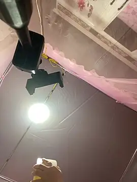 One-two22 online show from March 5, 2026, 11:01 pm