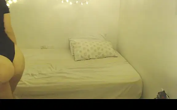 Renata Honey online show from December 5, 2025, 12:30 am