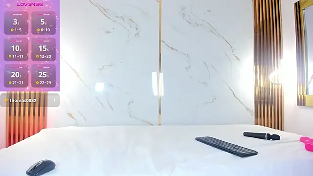 Snapshot of VanessaBoch chatting on May 28, 2026, 7:55 pm VanessaBoch online show from May 28, 2026, 7:55 pm
