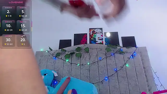 Tinyy Star online show from April 2, 2026, 4:26 pm