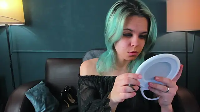 LiraBelle online show from February 27, 2026, 3:17 am