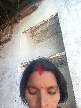 Hot-qwe online show from December 4, 2025, 8:34 am