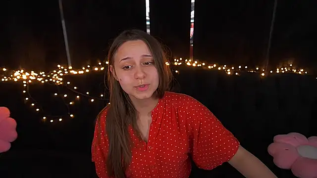 Snapshot of TinyNatalie chatting on May 13, 2026, 9:00 pm TinyNatalie online show from May 13, 2026, 9:00 pm