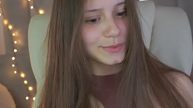 Snapshot of TinyNatalie chatting on May 28, 2026, 2:14 pm TinyNatalie online show from May 28, 2026, 2:14 pm