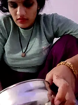 Hot hania online show from December 4, 2025, 3:54 pm