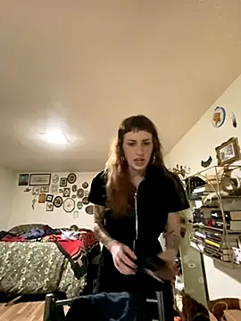 ashtrayhaterz online show from November 26, 2025, 4:35 am