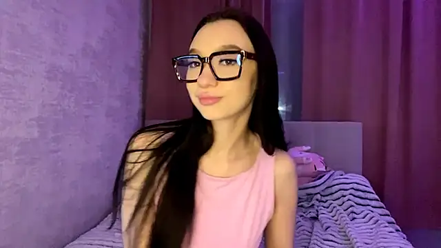 KristaLarmon online show from December 3, 2025, 4:27 pm