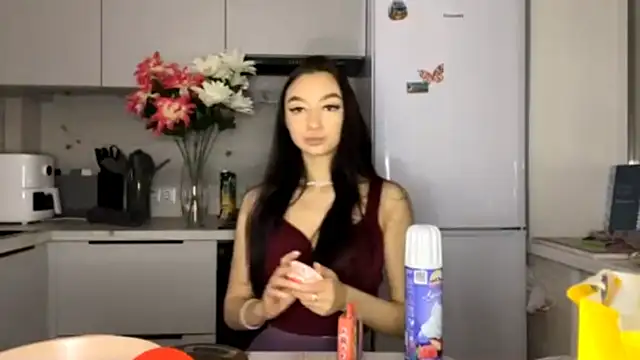 KristaLarmon online show from December 5, 2025, 4:25 pm