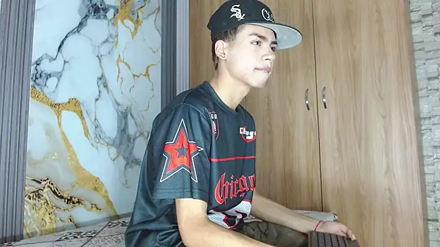 maverickhotson303av online show from November 24, 2025, 8:41 pm