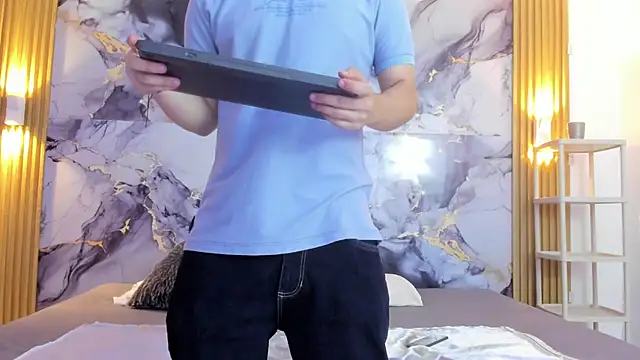 Dantee Dark online show from December 3, 2025, 7:34 pm