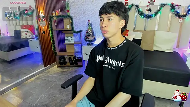 kaelwolf tay online show from December 22, 2025, 7:33 pm