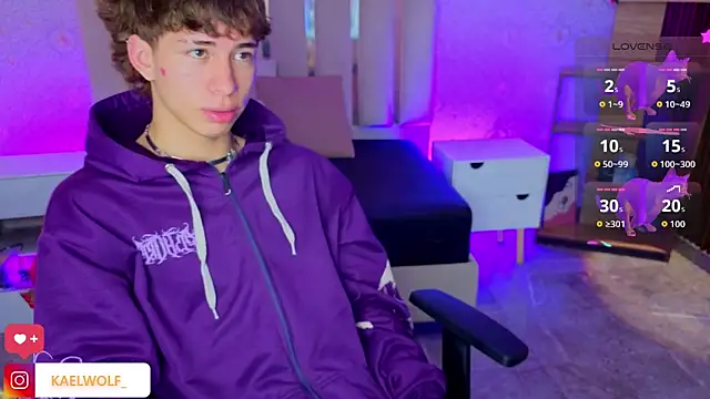 kaelwolf tay online show from April 20, 2026, 3:26 pm