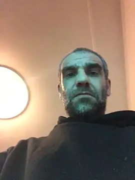 Malvino1934 online show from December 3, 2025, 8:29 pm