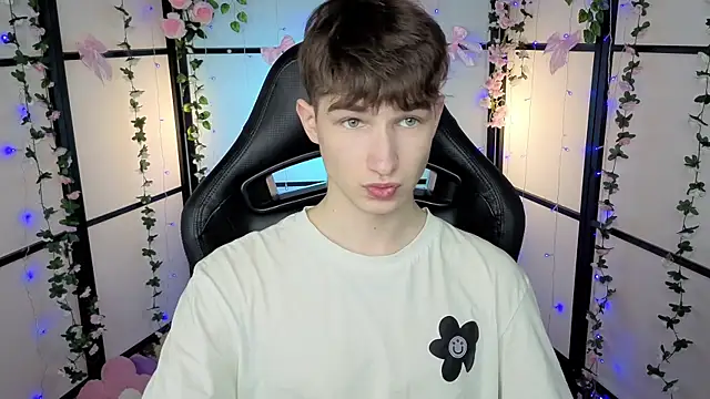 Maxwellchiik online show from November 29, 2025, 9:29 pm